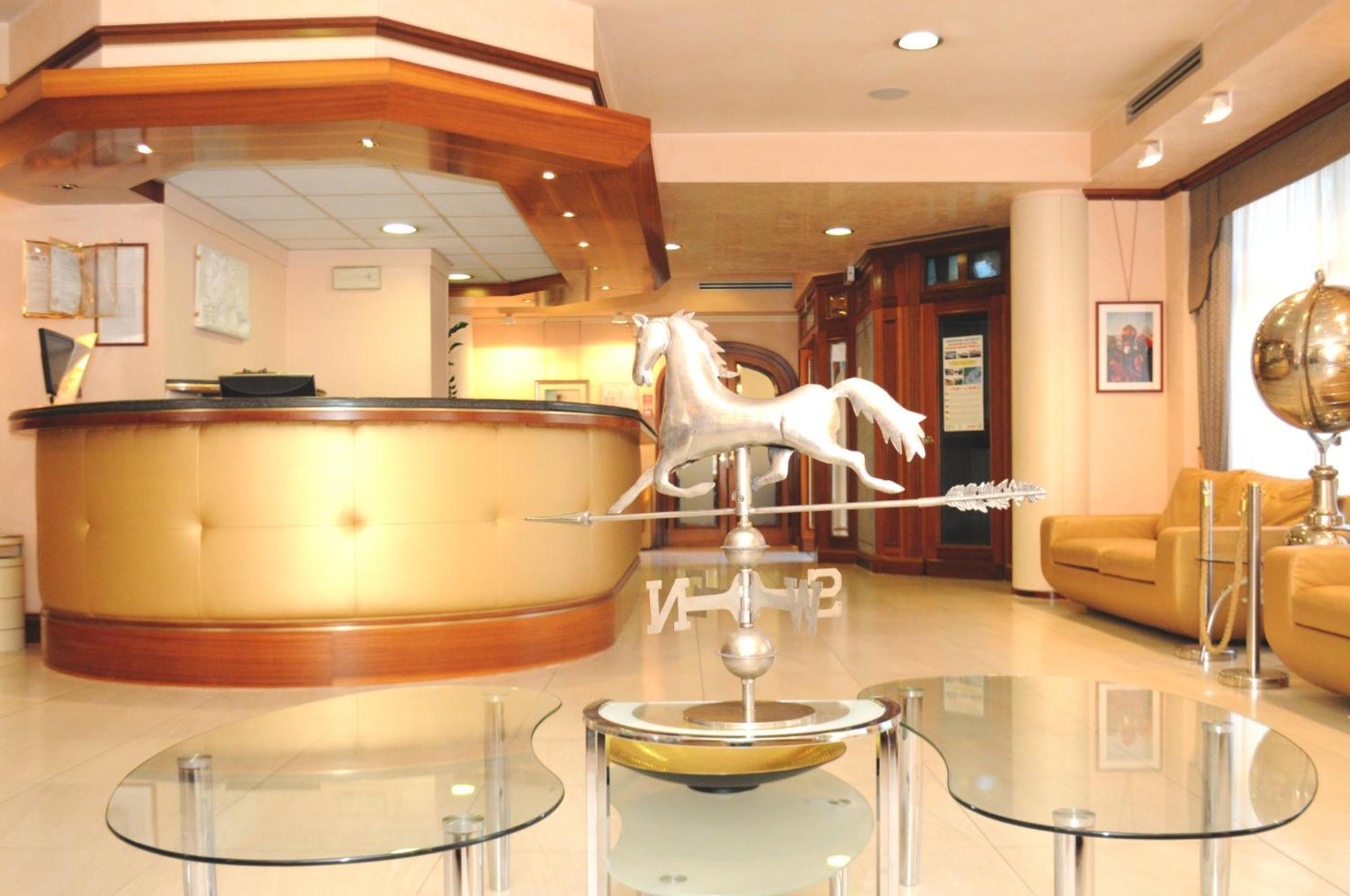 Hotel Mondial 3*